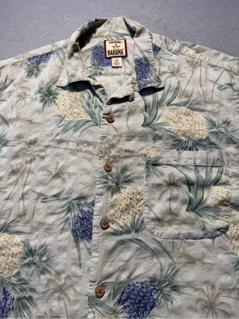Tommy Bahama Hawaiian Shirt Men Medium Beige Silk Floral Pineapple Casual Resort